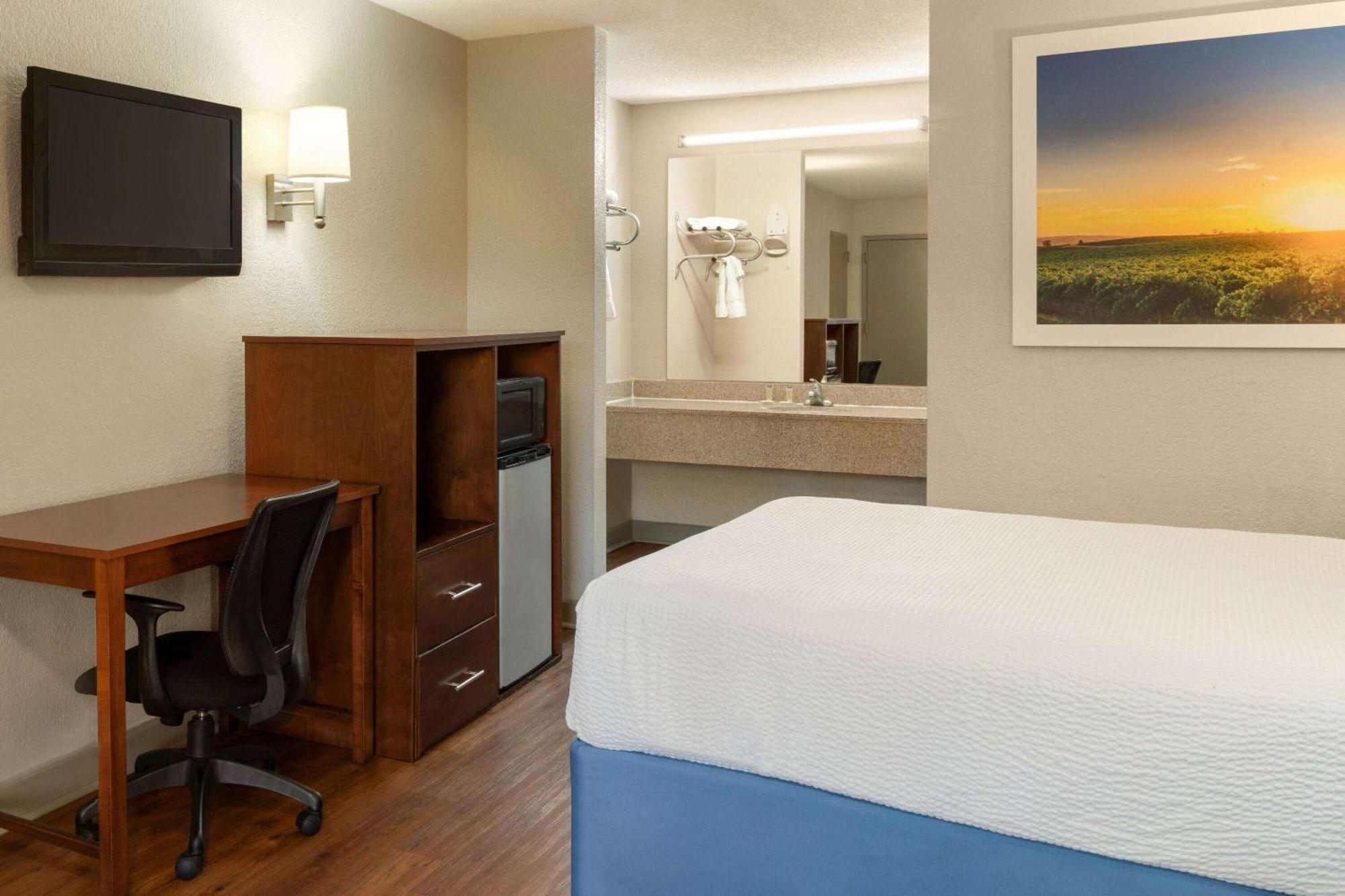 Days Inn By Wyndham דילון מראה חיצוני תמונה