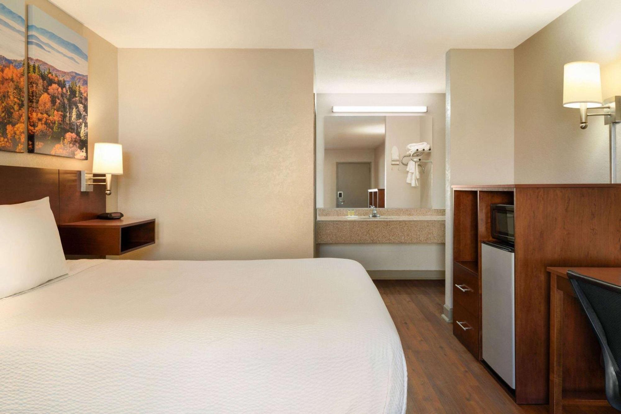 Days Inn By Wyndham דילון מראה חיצוני תמונה